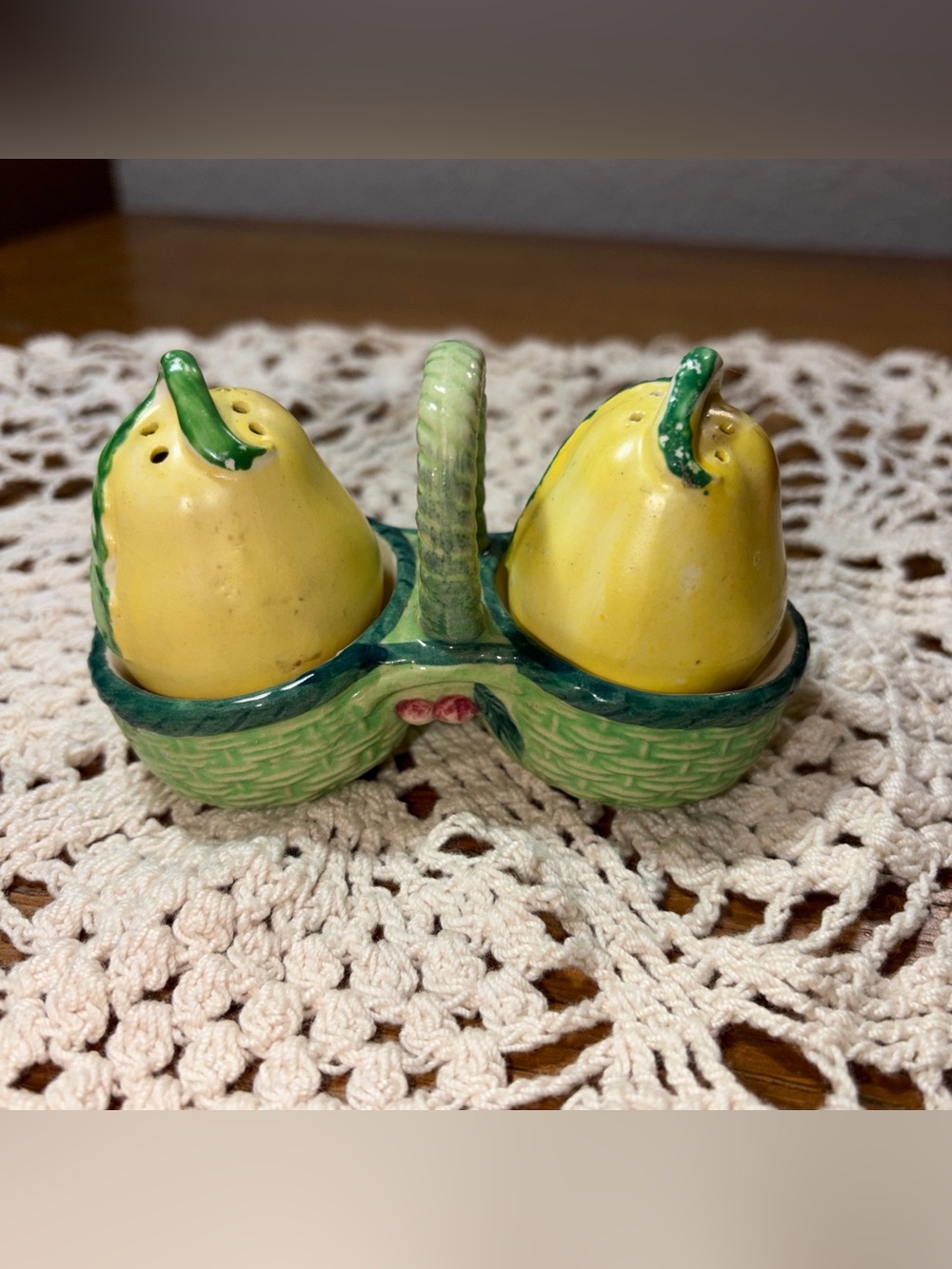Salt & Pepper Shakers Pear-Shaped vintage circa 1945-1952 made in Occupied Japan